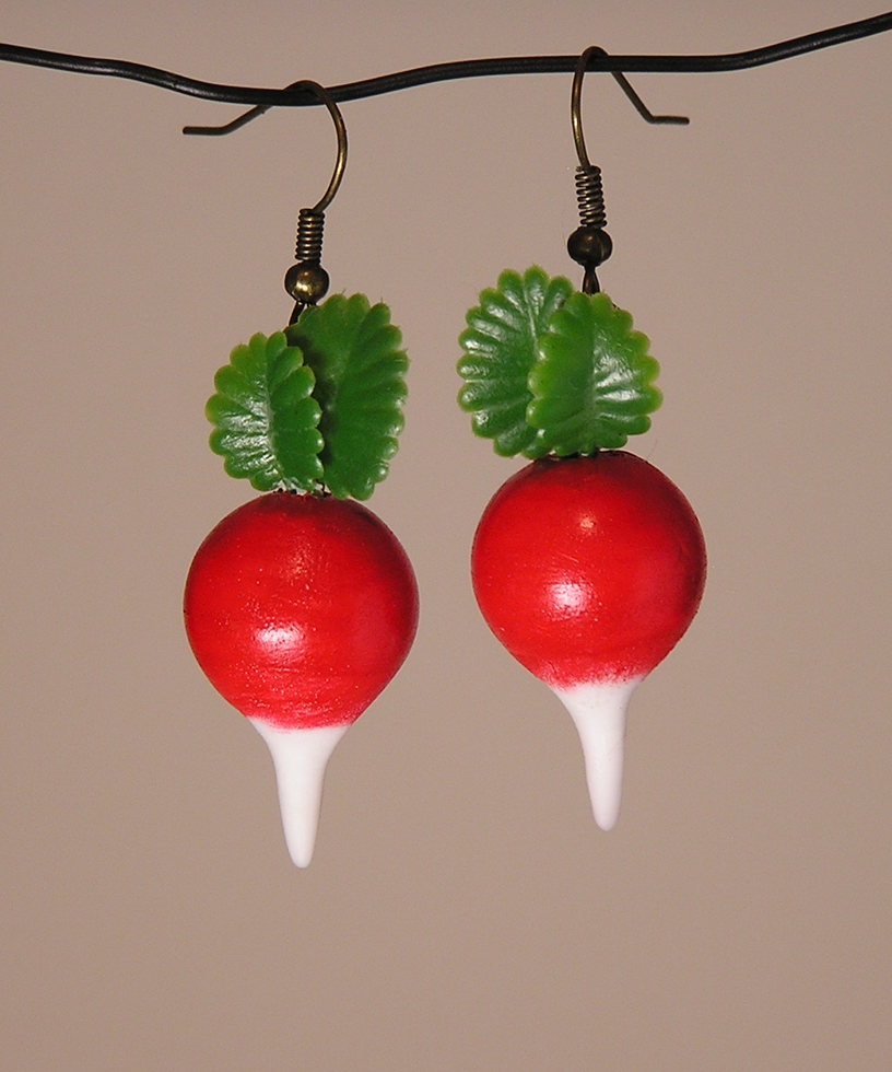 luna__s_radish_earrings_by_action_figure_opera-d38a3g7.png
